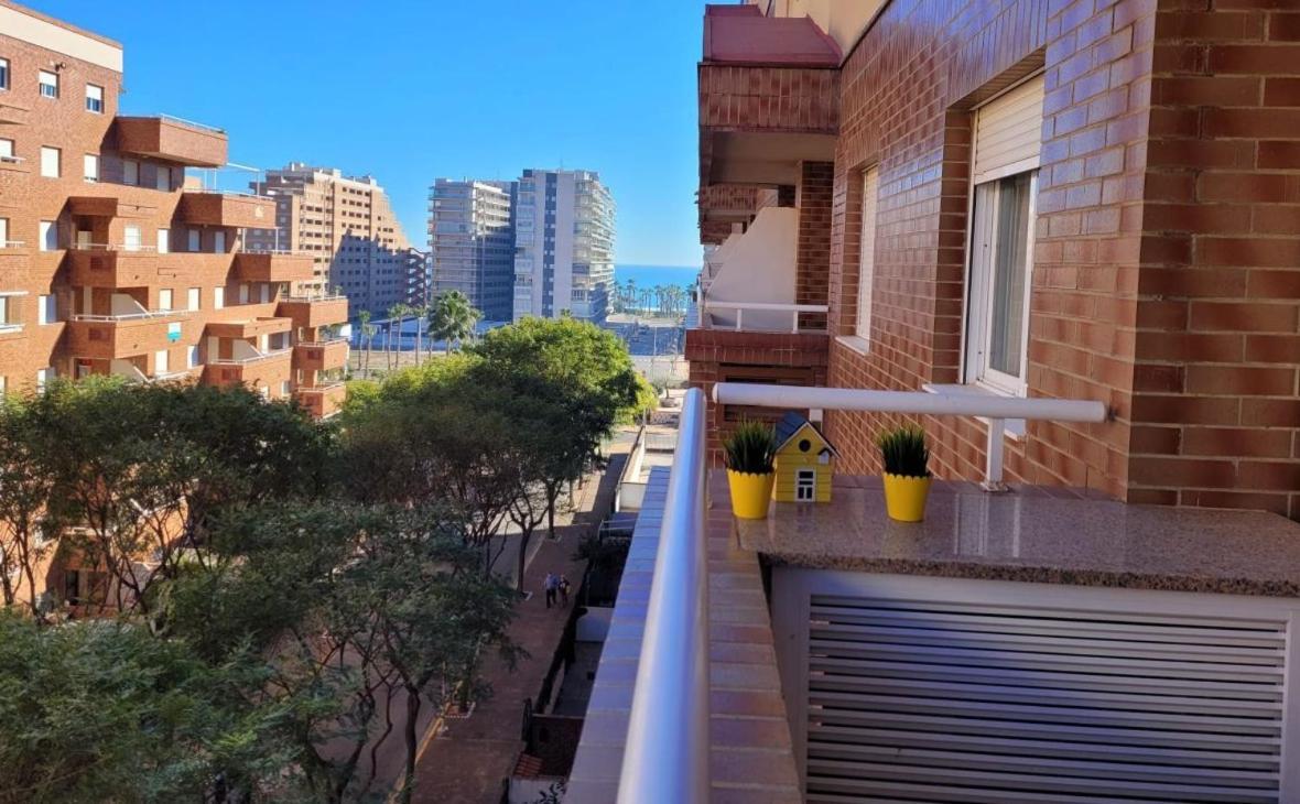 Schoene Ferienwohnung Ca. 350M Vom Strand Entfernt 奥罗佩萨德尔马 外观 照片